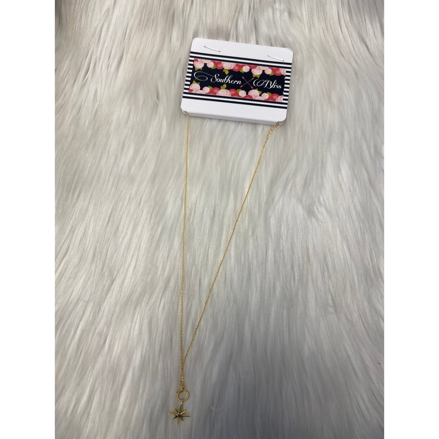 Star Pendant Necklace in Gold