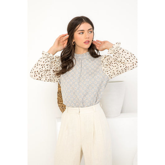 Style Measurements for Size S/ Designed in USA - Body Length: 24 in - Bust Width: 39 in - Sleeve Length: 23 in
/ Model Sizes - Wearing size S - Height 5' 8", Bust 32", Waist 24", Hips 34 1/2"
/ Fabric Content - KNIT / 50% A, 50% B