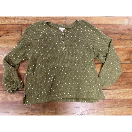 Curvy Clip Dot Sweater in Olive